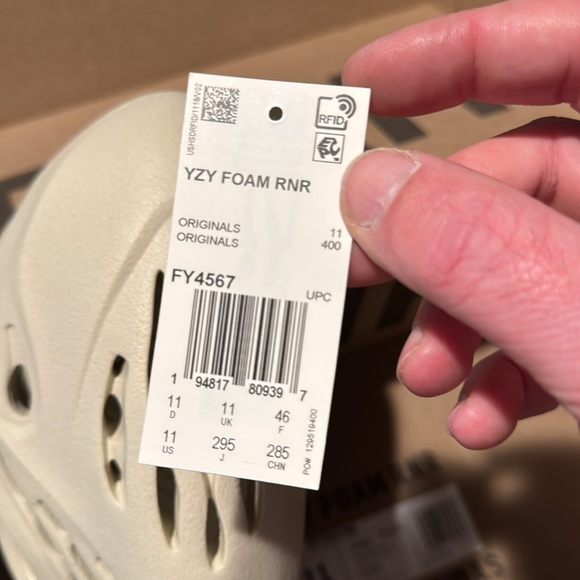 Yeezy Foam Runner (NIB) - Picture 5 of 7